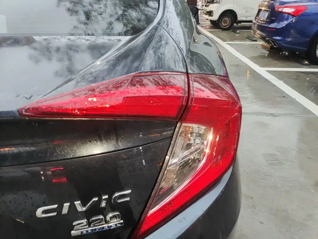 Honda Civic — миниатюра 8