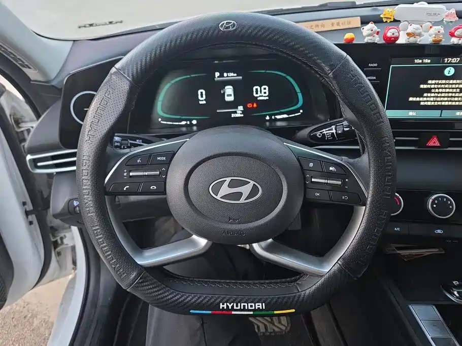 Hyundai Elantra — миниатюра 15