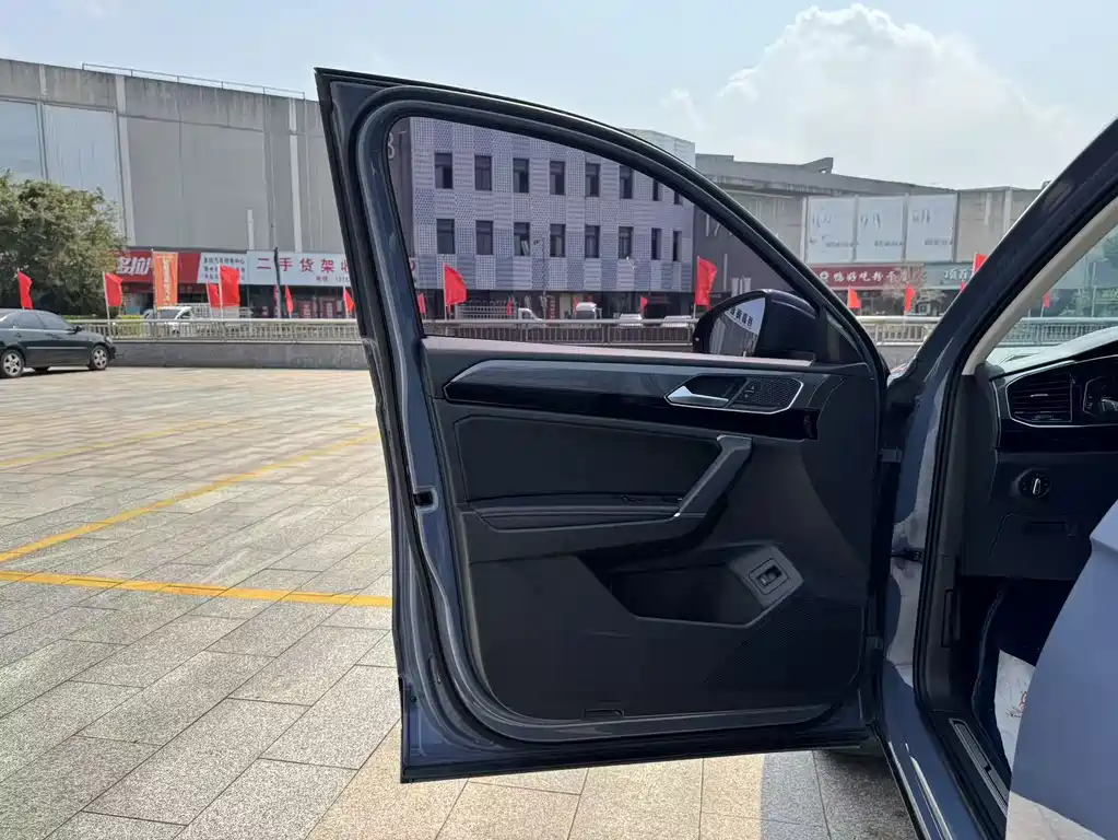Volkswagen X — миниатюра 10