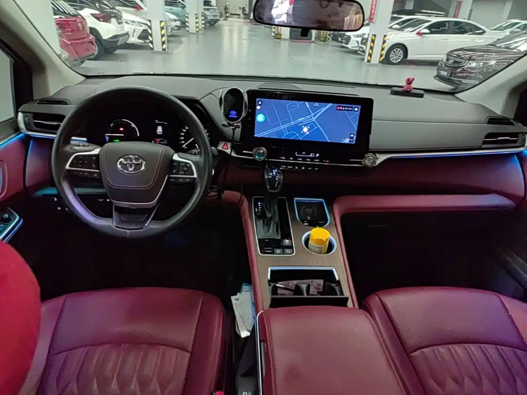 Toyota Sienna — миниатюра 10