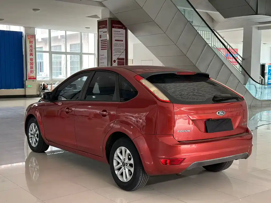 Ford Focus 2013 1.8L AT