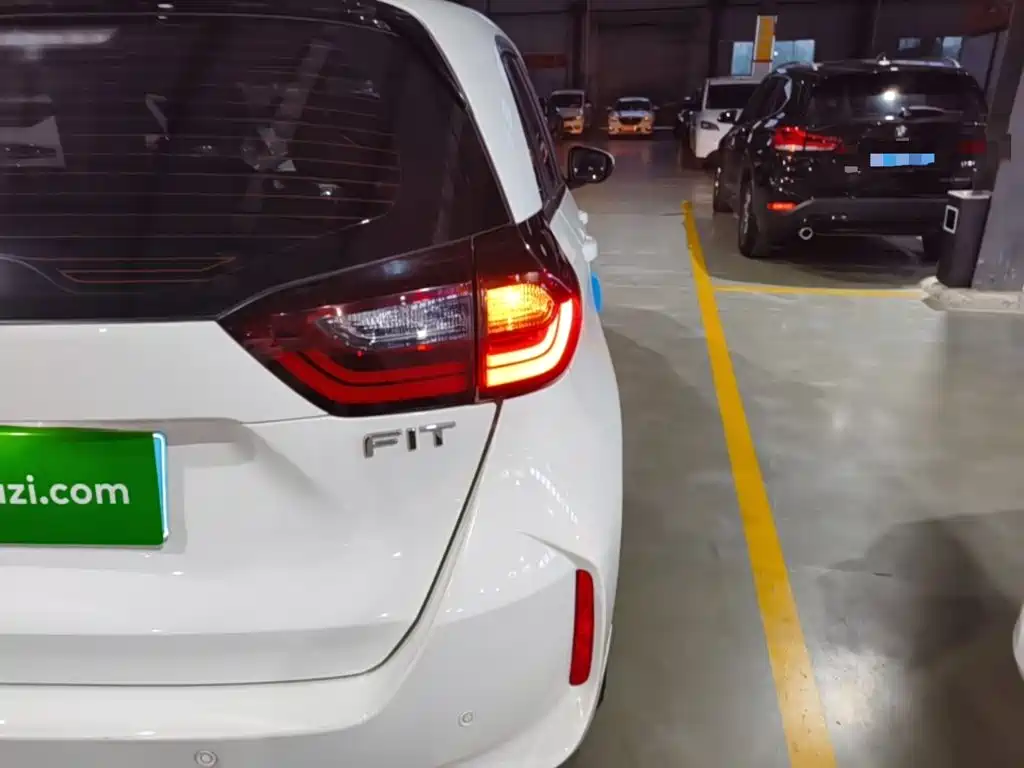 Honda Fit — миниатюра 8