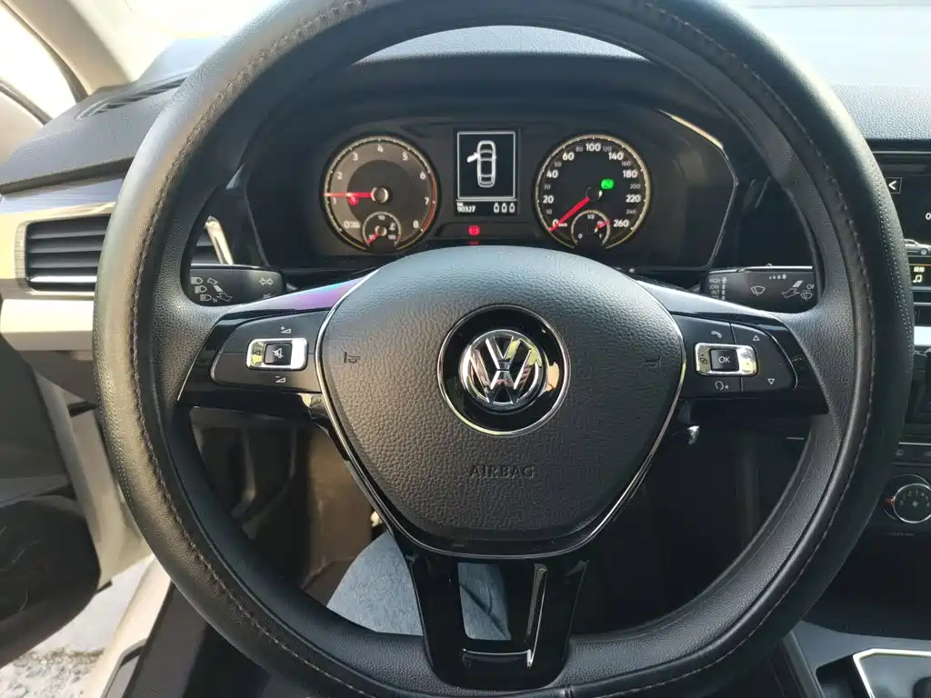 Volkswagen Lavida — миниатюра 6