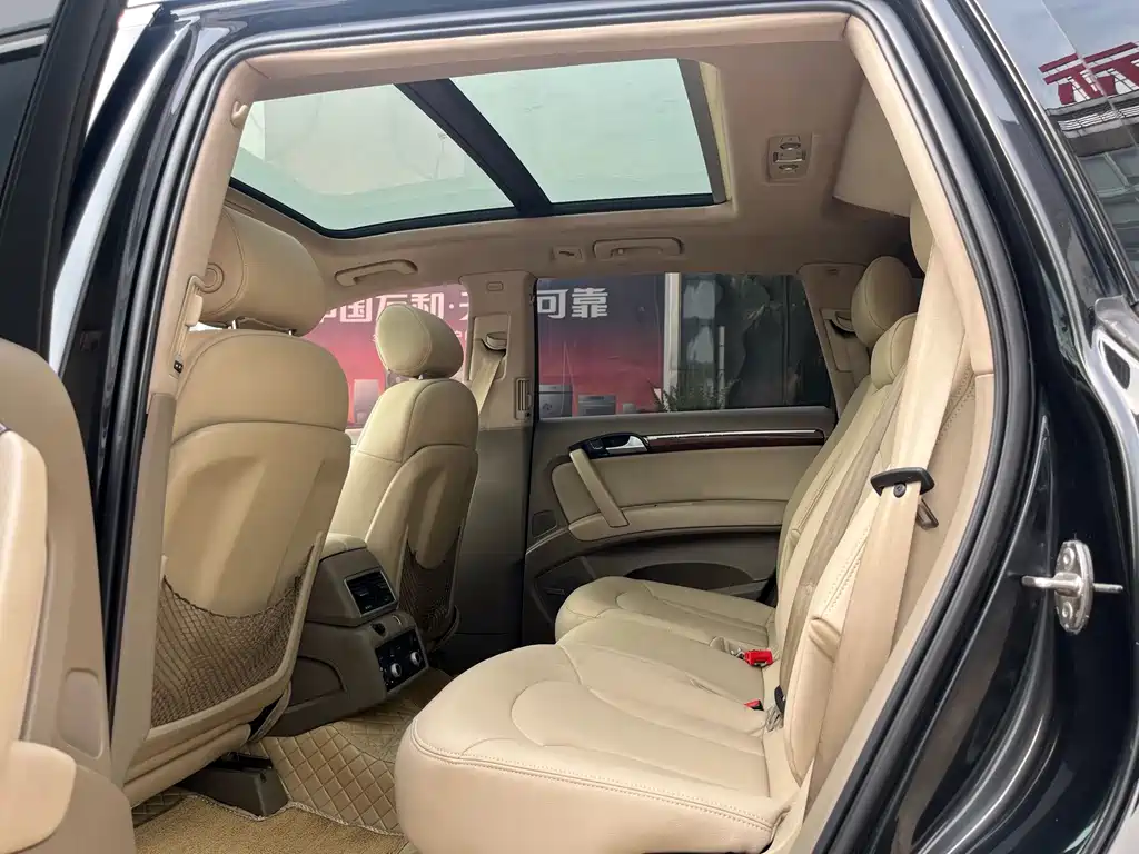 Audi Q7 — миниатюра 11
