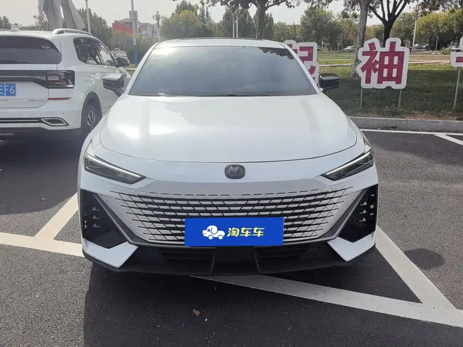Changan UNI-V iDD — миниатюра 2