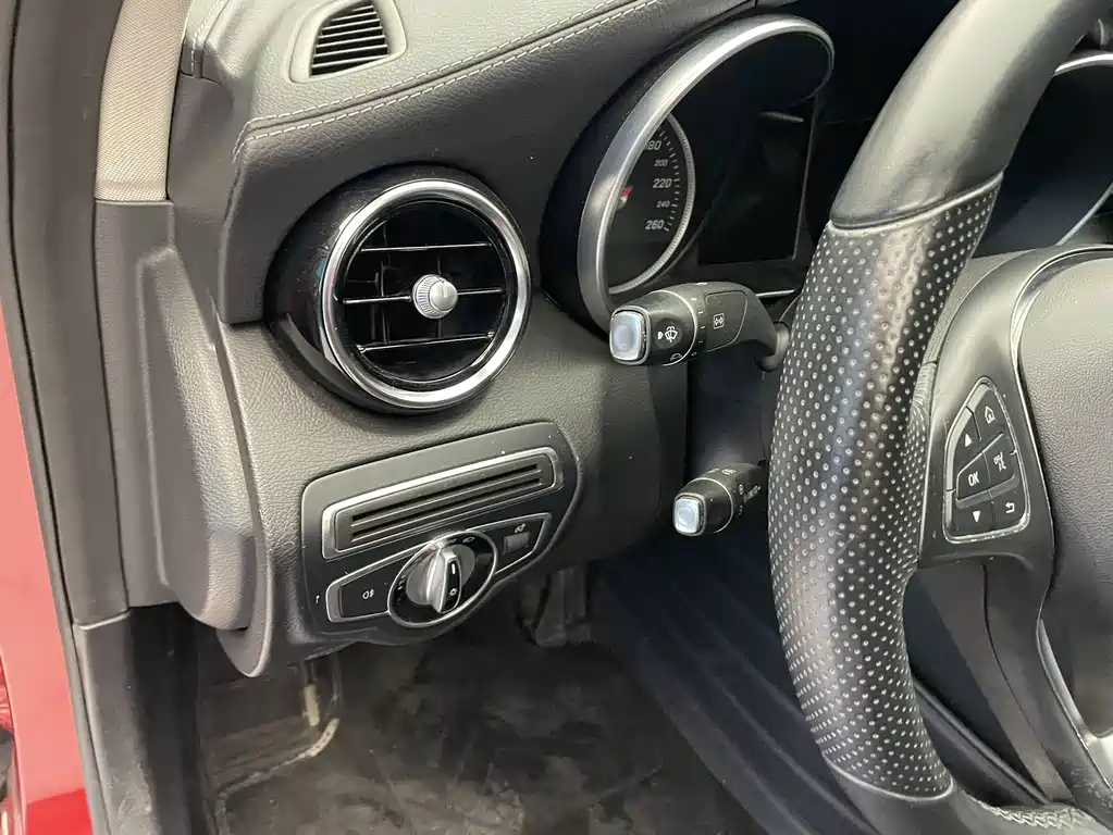 Mercedes-Benz C-Class — миниатюра 7