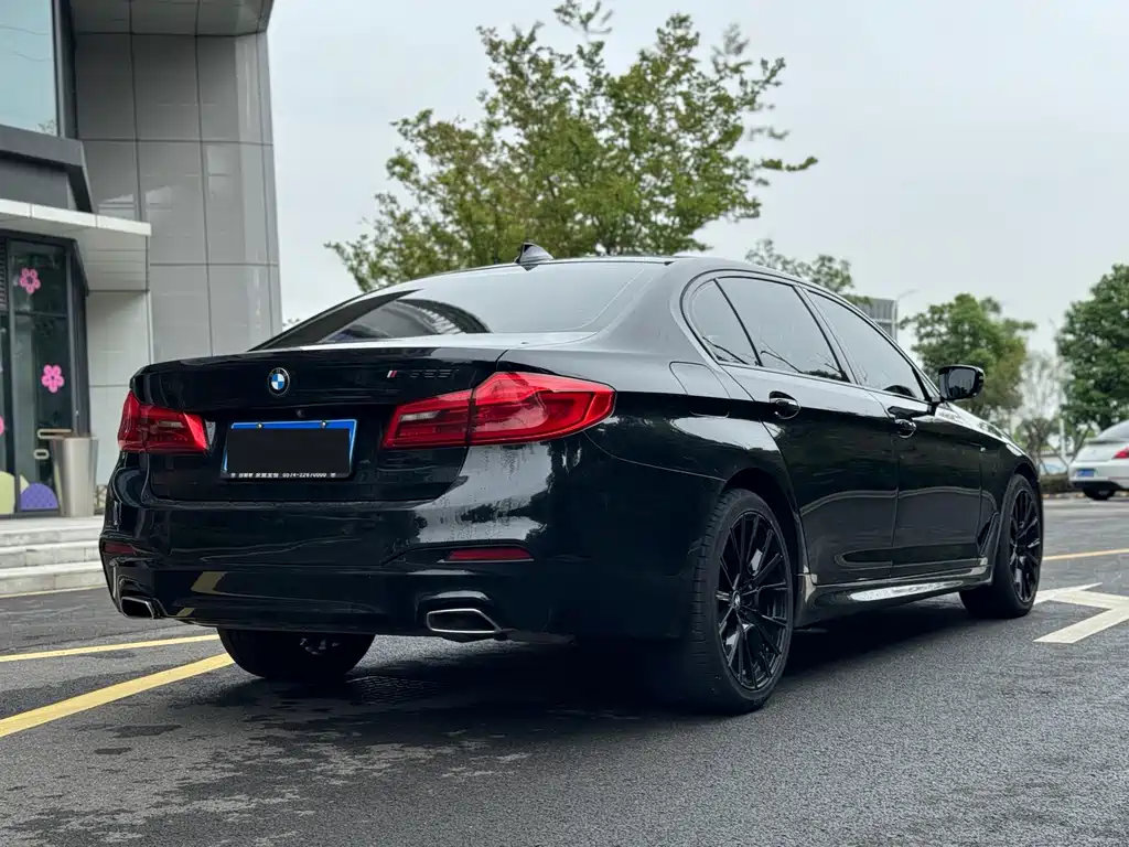 BMW 5 Series — миниатюра 10