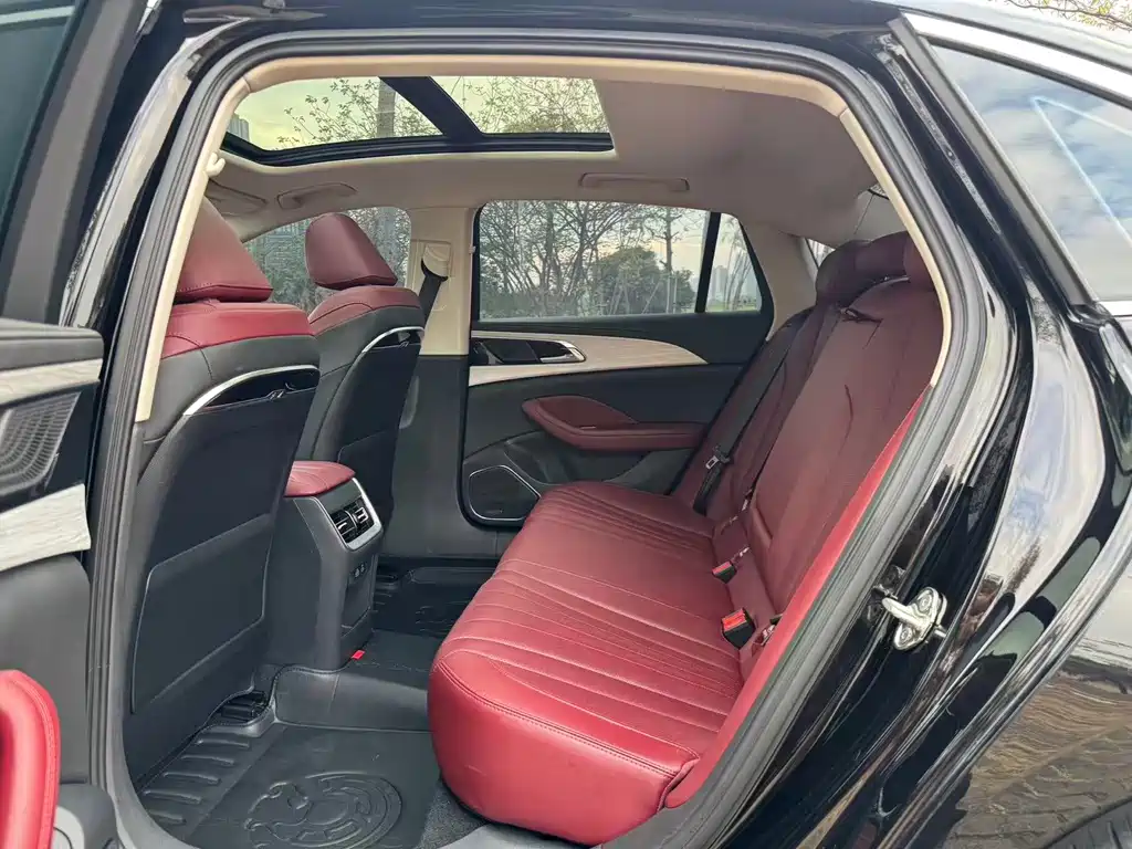 Hongqi Hongqi H5 — миниатюра 8