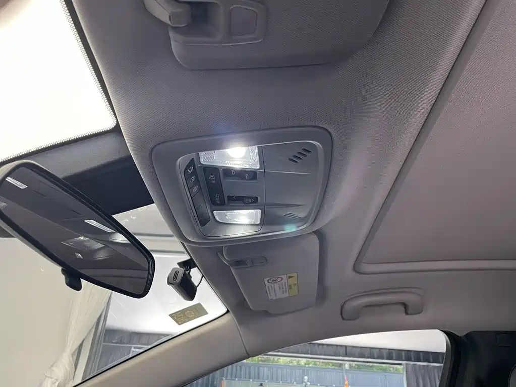 Chevrolet Malibu XL — миниатюра 10