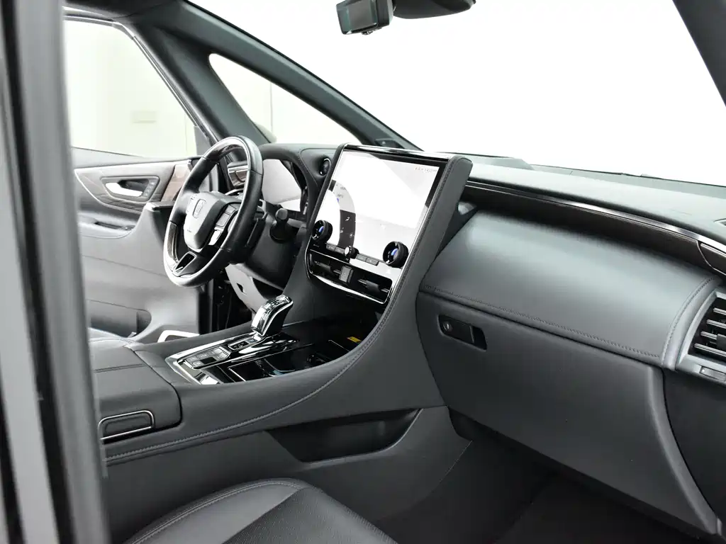 Toyota Vellfire — миниатюра 10