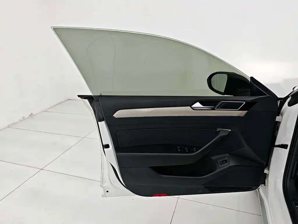 Volkswagen CC — миниатюра 8