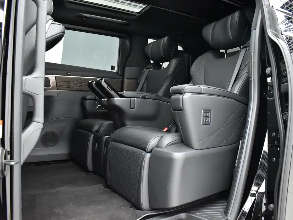 Toyota Vellfire — миниатюра 18