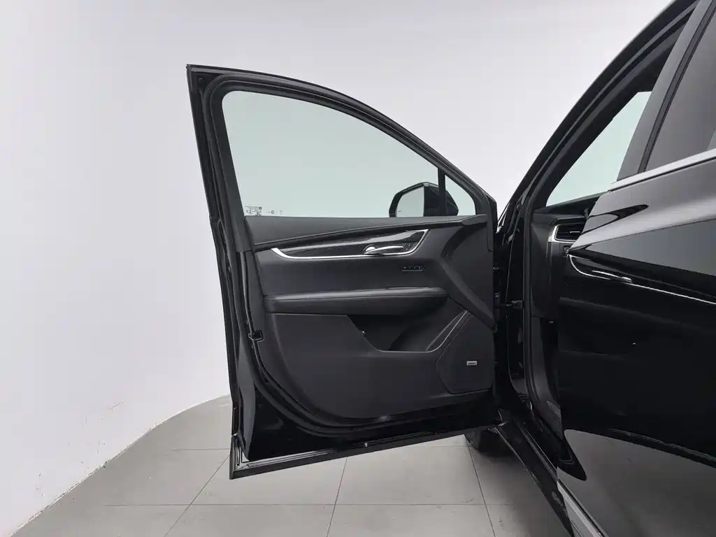 Cadillac XT5 — миниатюра 8