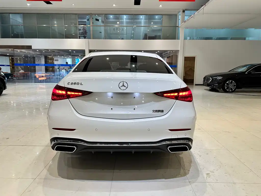 Mercedes-Benz C-Class — миниатюра 6