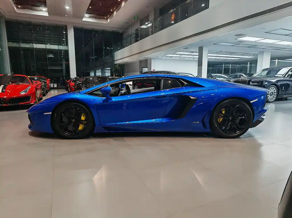 Lamborghini Aventador — миниатюра 4