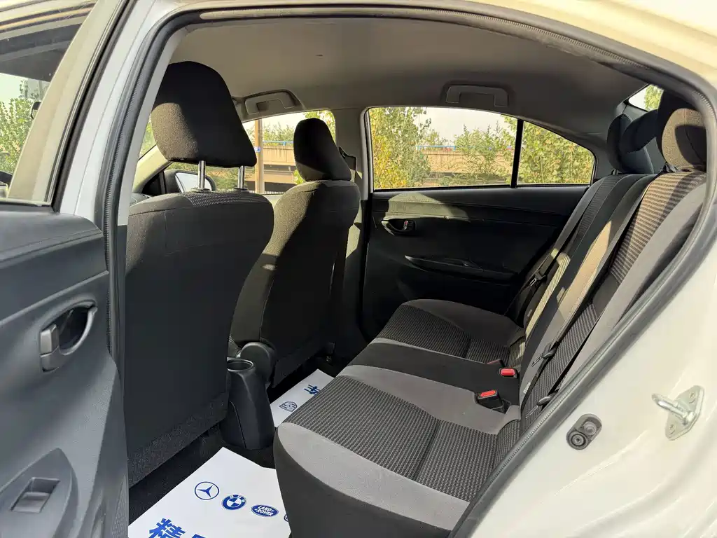 Toyota Vios — миниатюра 9