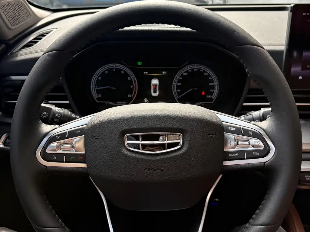 Geely Vision X6 — миниатюра 15