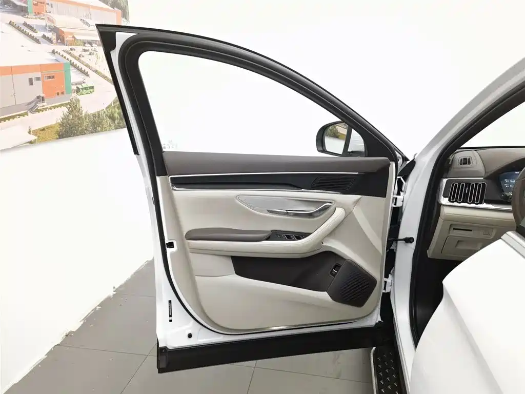 BYD Song Plus PLUS 2025 DM-i 112KM Luxury