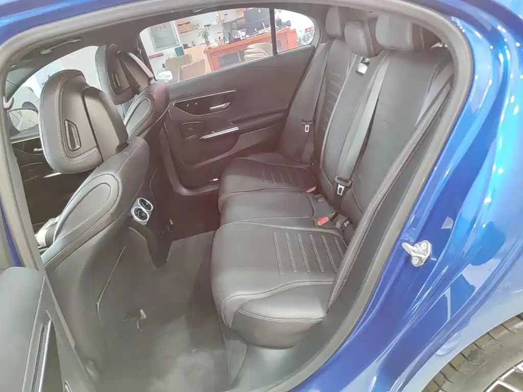 Mercedes-Benz C-Class — миниатюра 17