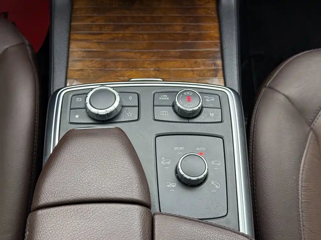 Mercedes-Benz M-Class — миниатюра 13