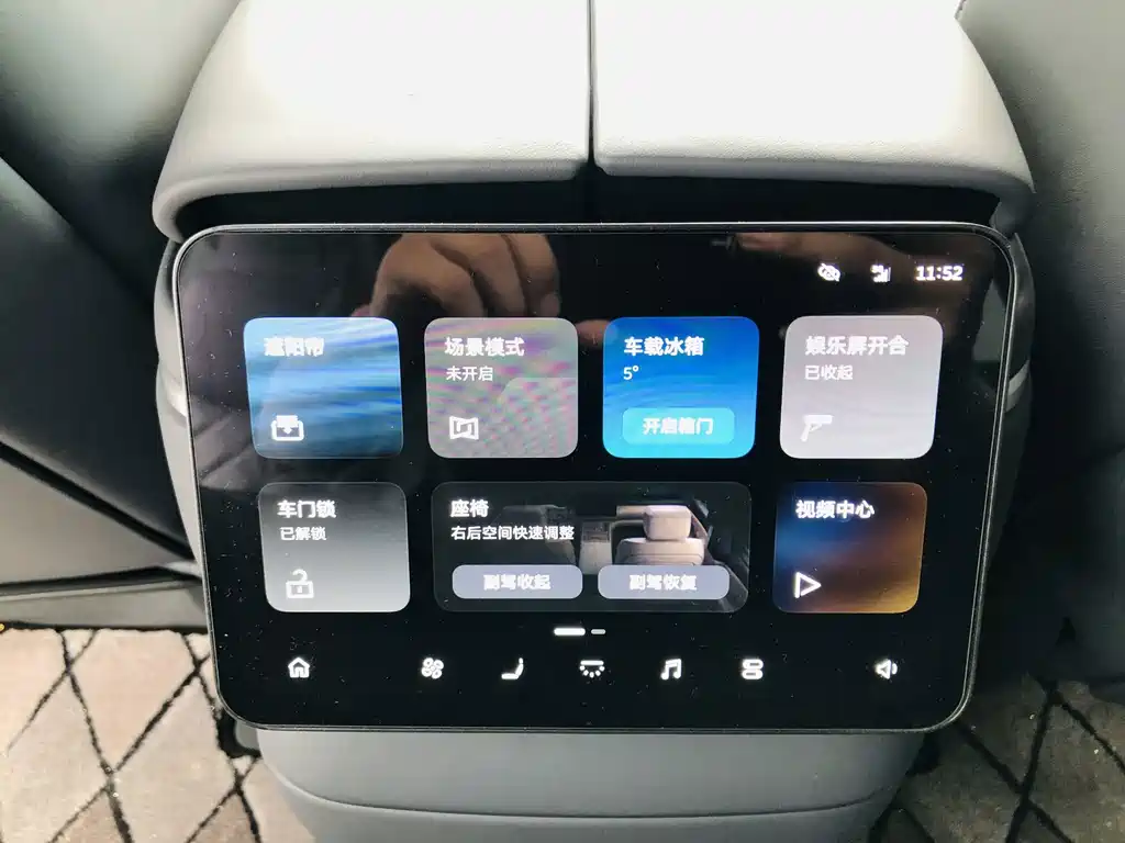NIO ES8 — миниатюра 16