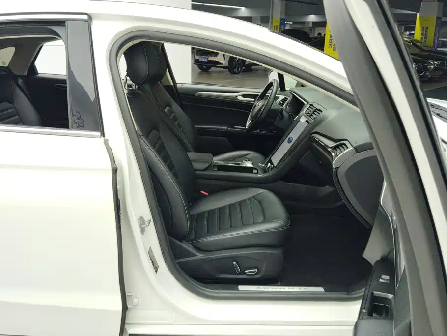 Ford Mondeo — миниатюра 8