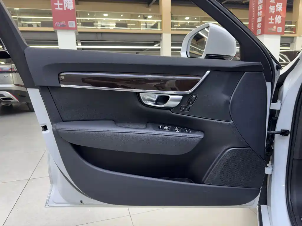Volvo S90 — миниатюра 12