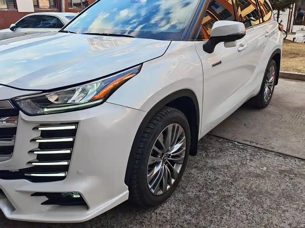 Toyota Highlander 2022 2.5L Luxury 7 мест