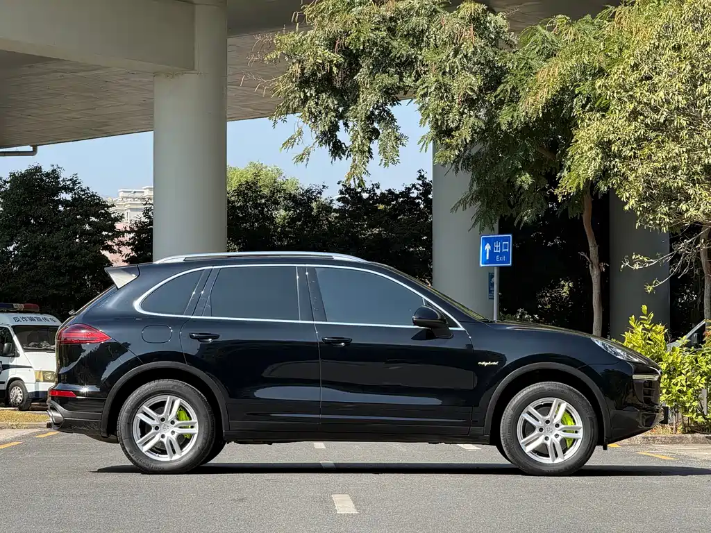 PORSCHE CAYENNE NEW ENERGY