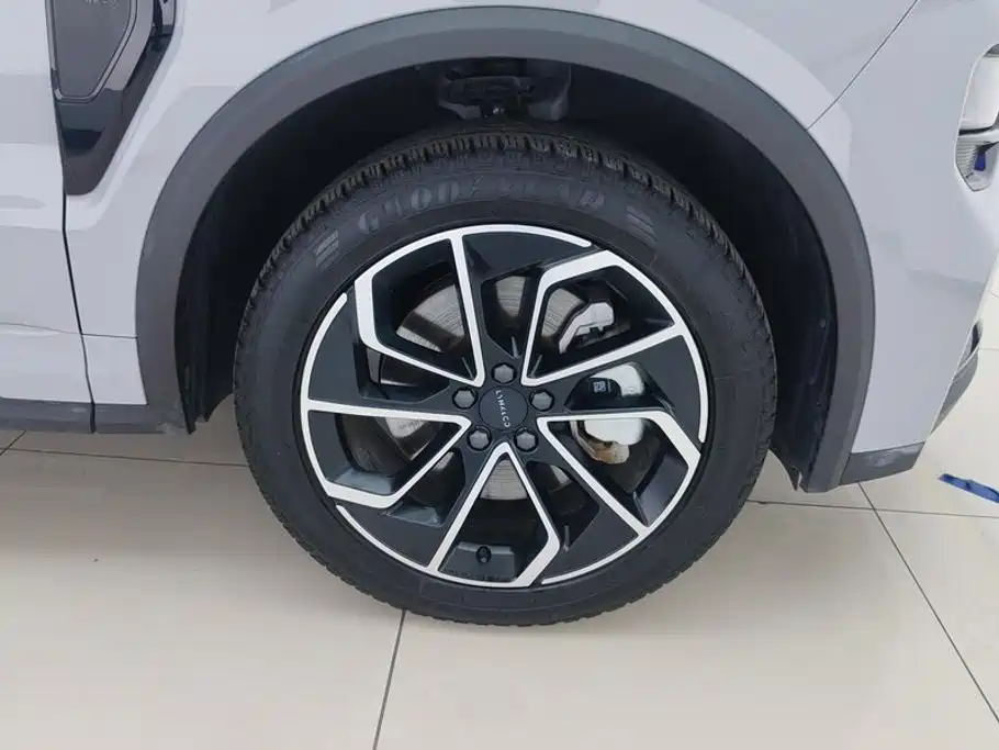 Lynk & Co 01 EM-P — миниатюра 6