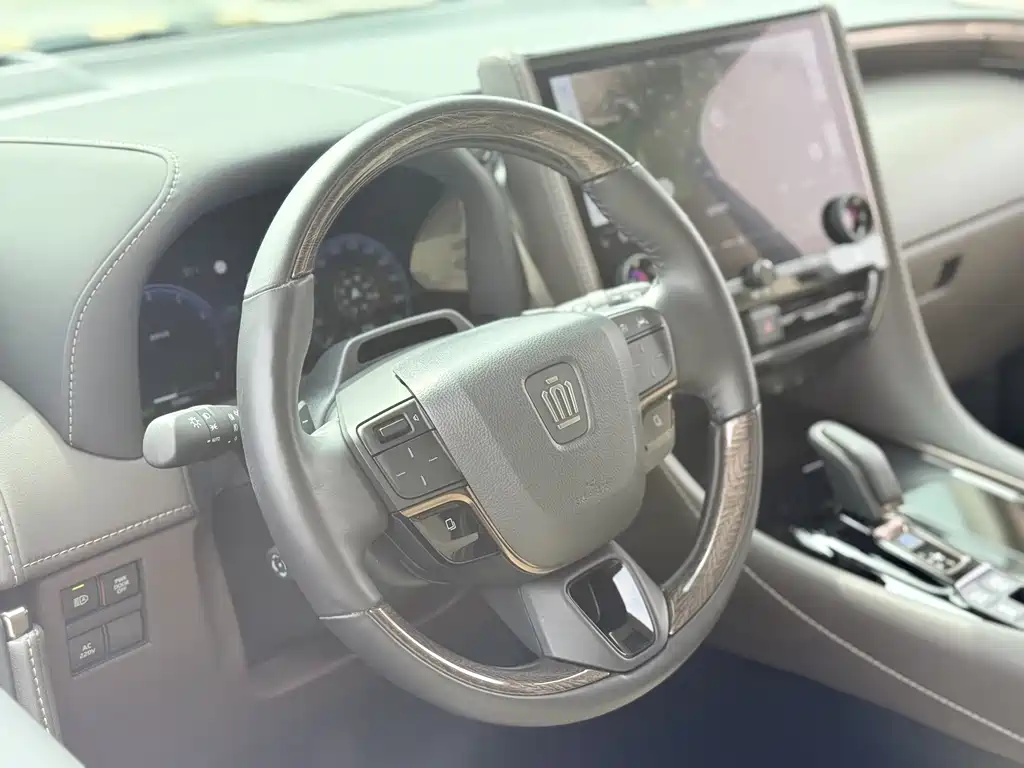 Toyota Vellfire — миниатюра 17