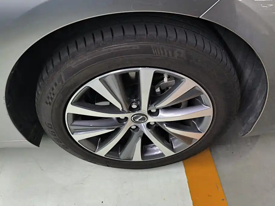 Lexus ES — миниатюра 6