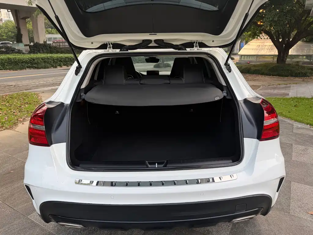 Mercedes-Benz GLA — миниатюра 19