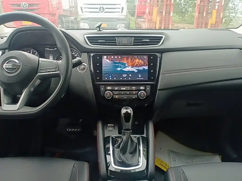 Nissan Qashqai — миниатюра 13