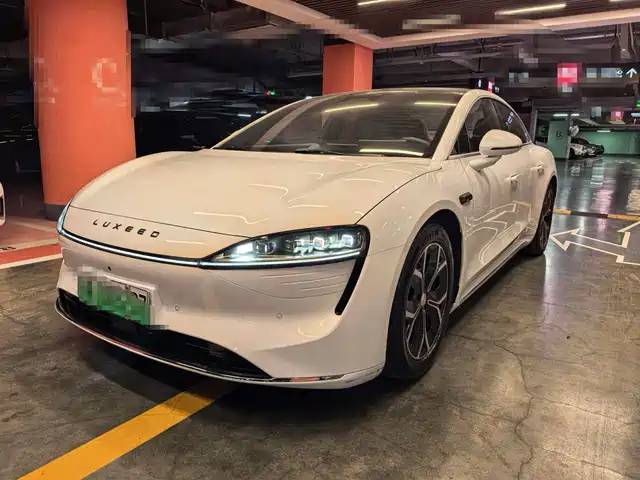 AITO WISDOM WORLD S7 2025