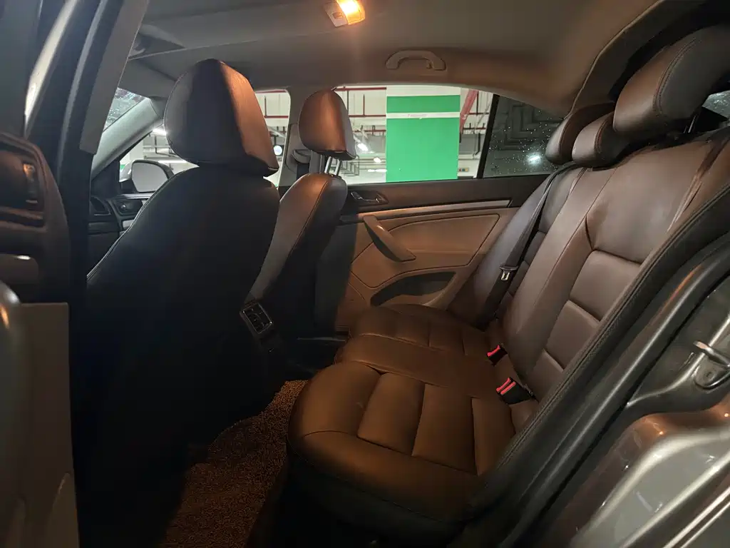 Skoda Octavia 2013 2.0L AT