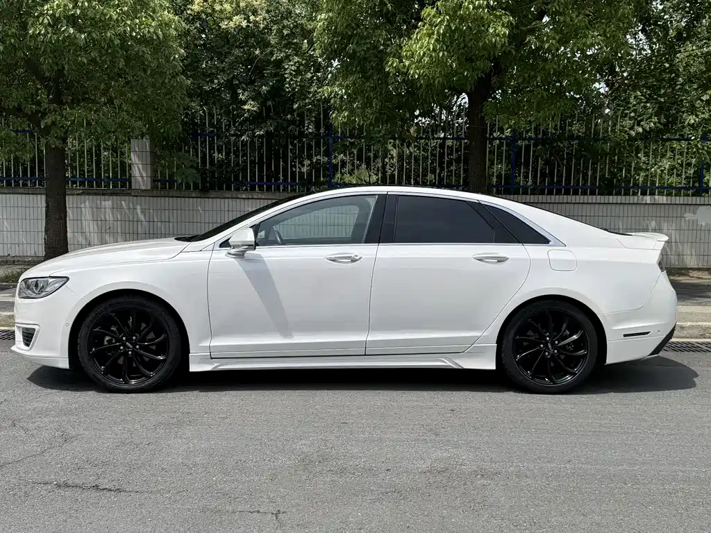 Lincoln MKZ 2020 2.0T MONO WHITE