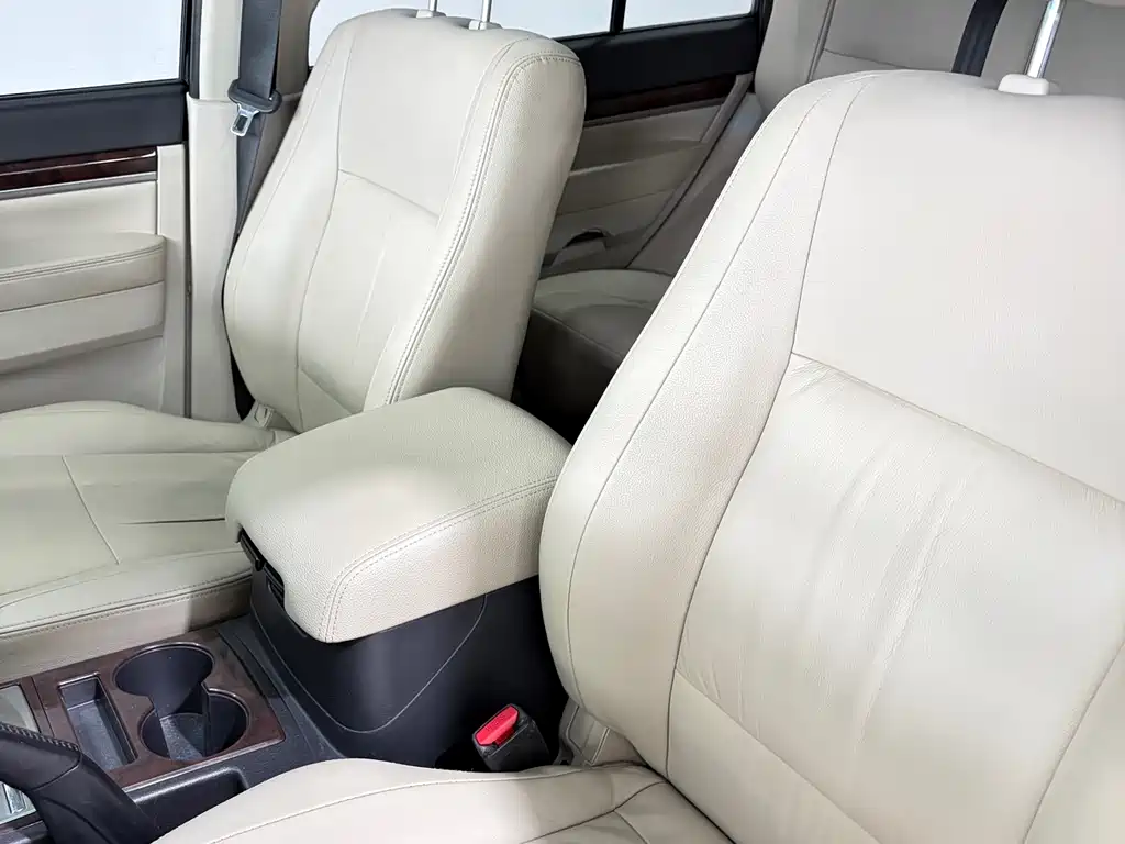 Mitsubishi Pajero (Import) — миниатюра 8