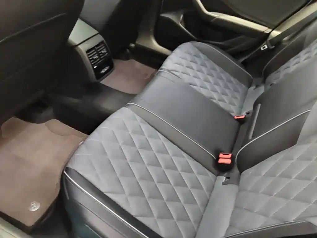 Volkswagen Sagitar — миниатюра 17