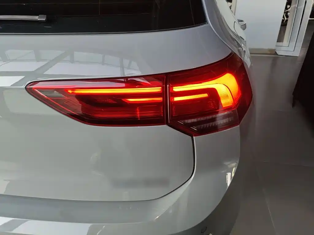 Volkswagen Golf — миниатюра 8
