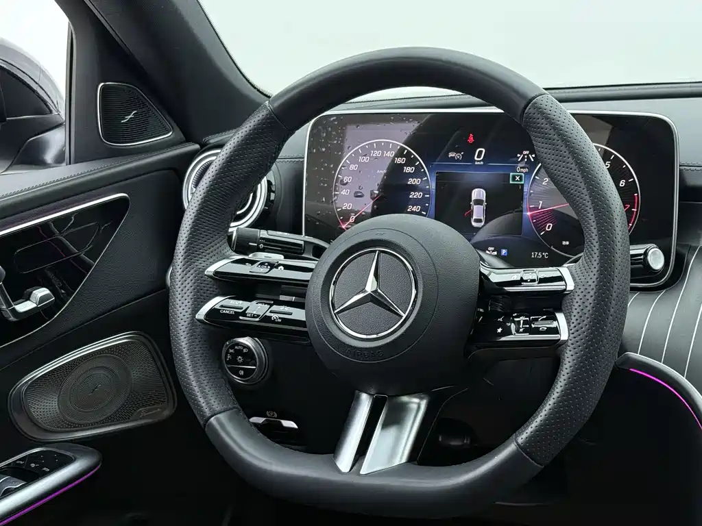 Mercedes-Benz C-Class — миниатюра 13