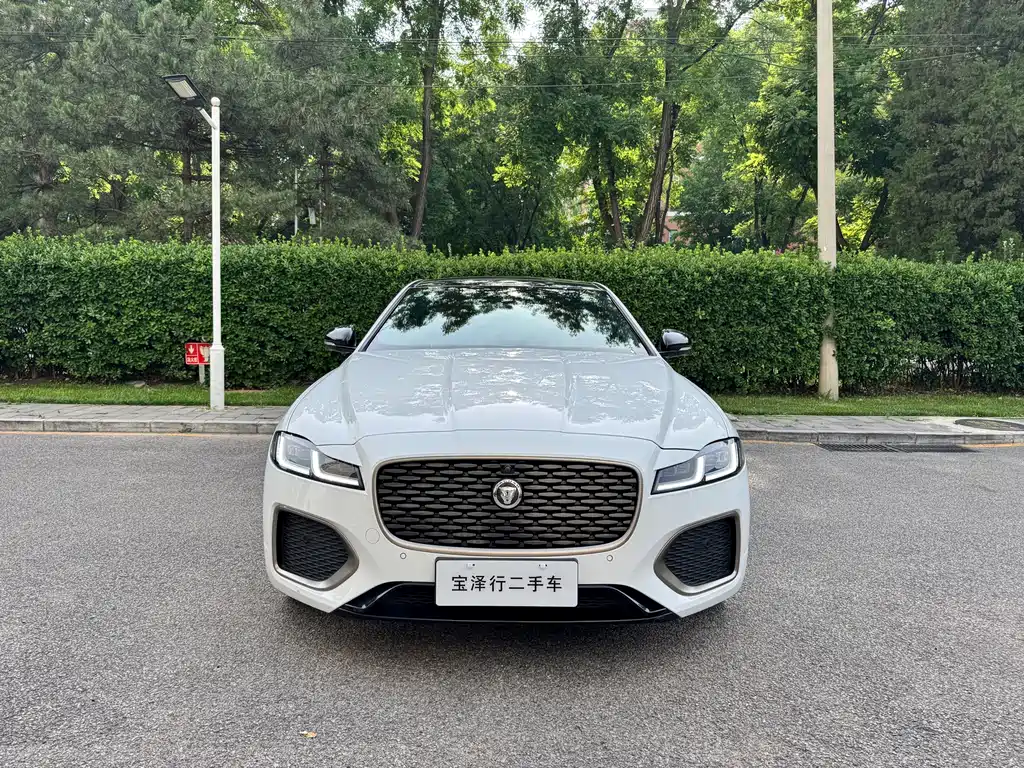 Jaguar XFL 2024 2.0T P300 Flagship Sport
