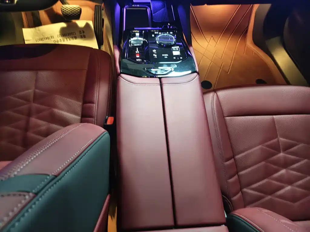 BMW 5 Series — миниатюра 6