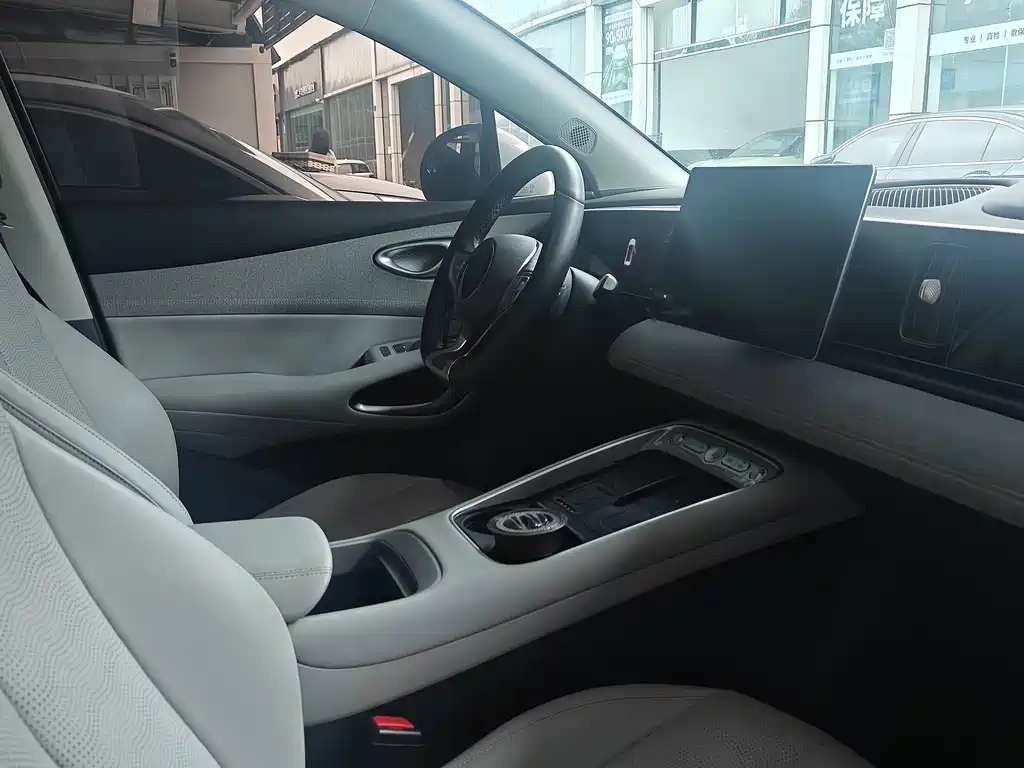 BYD Sealion 05 EV — миниатюра 11