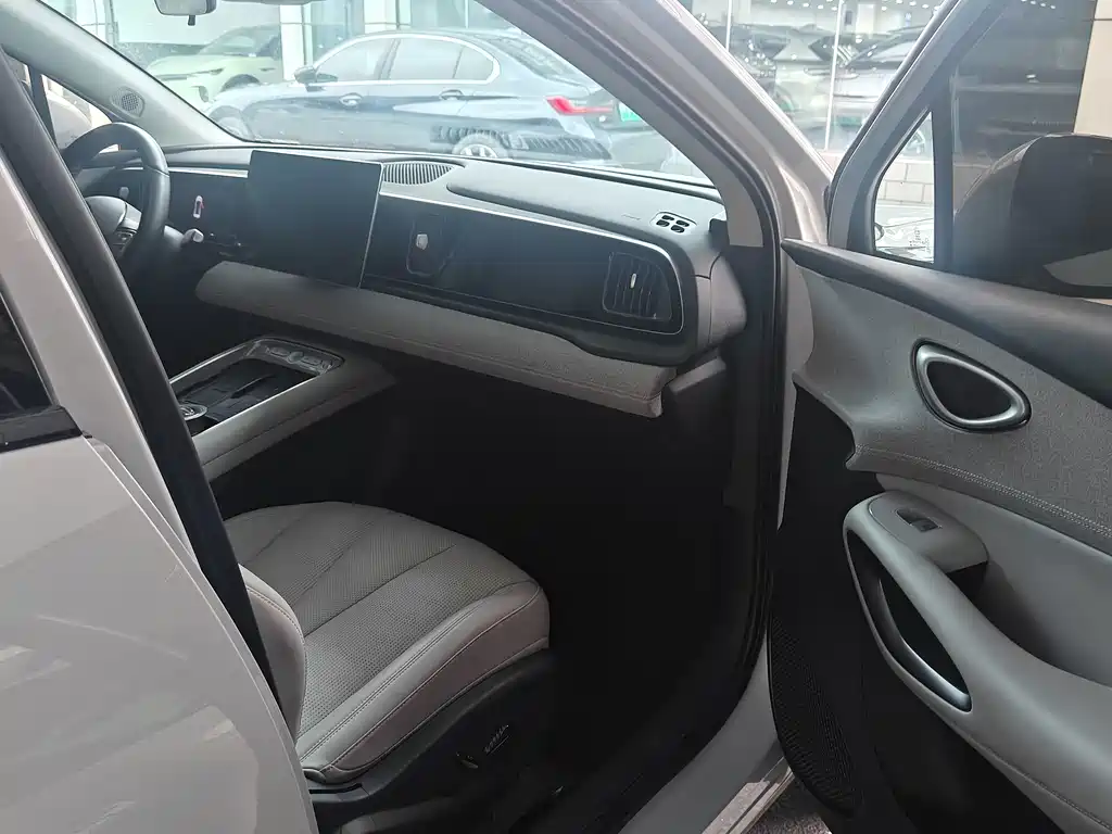 BYD Sealion 05 EV — миниатюра 12