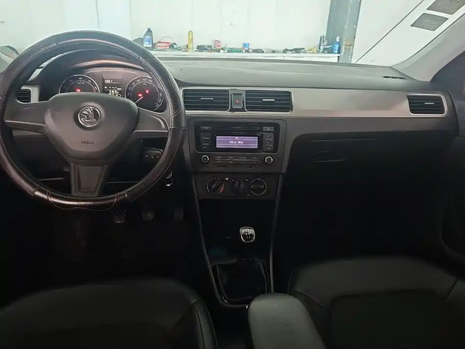 Skoda Rapid Spaceback — миниатюра 12