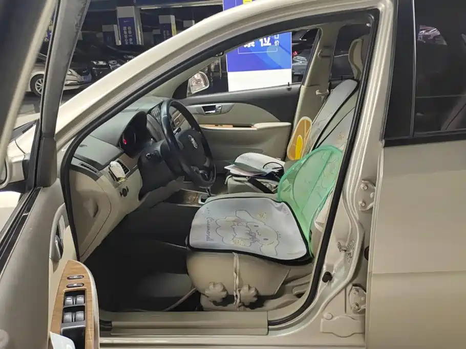 Buick Excelle — миниатюра 9
