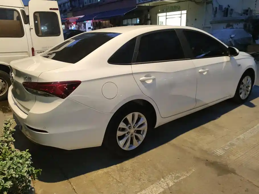 Buick Excelle — миниатюра 3