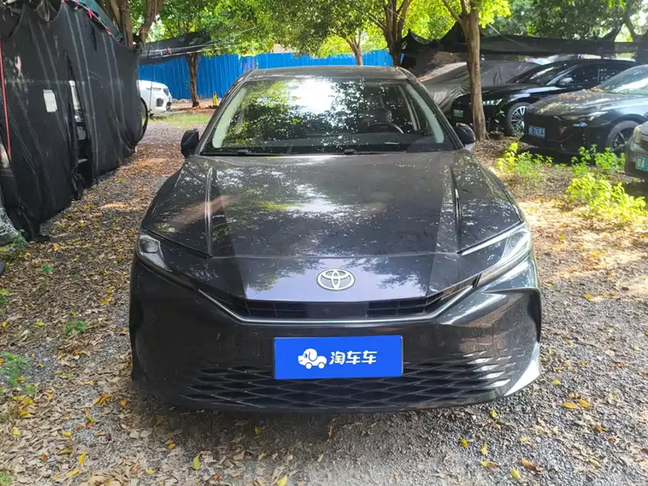 Toyota Camry — миниатюра 2