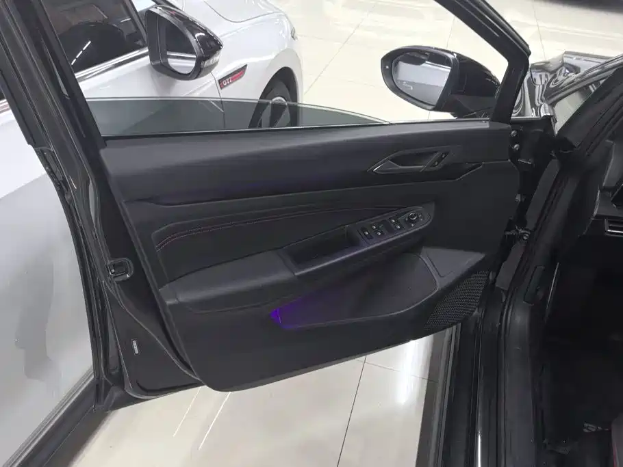 Volkswagen Golf GTI — миниатюра 7